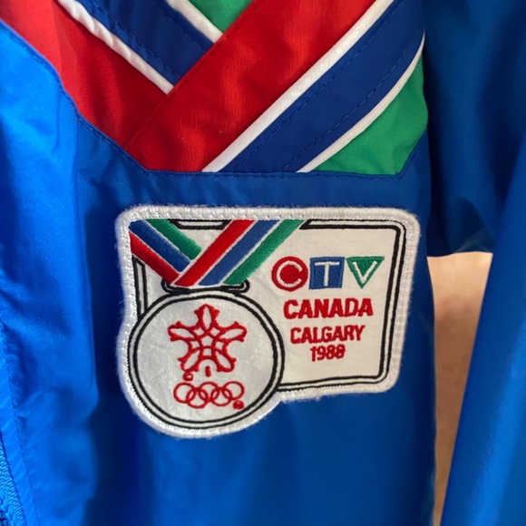 CTV Host Broadcaster Wind Breaker Suite - Picture 2 of 6